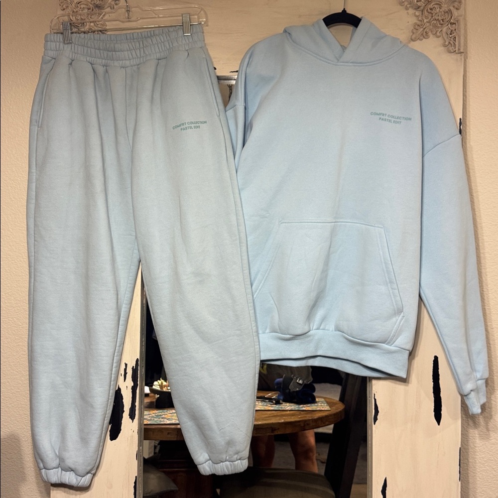 Comfrt Pastel Sweatpants and hoodie set size L - Picture 2 of 9